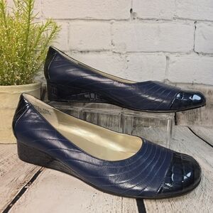 BELLINI BLUE PATENT LEATHER CAP TOE LOW WEDGE LOAFER ONTARIO WOMENS 10